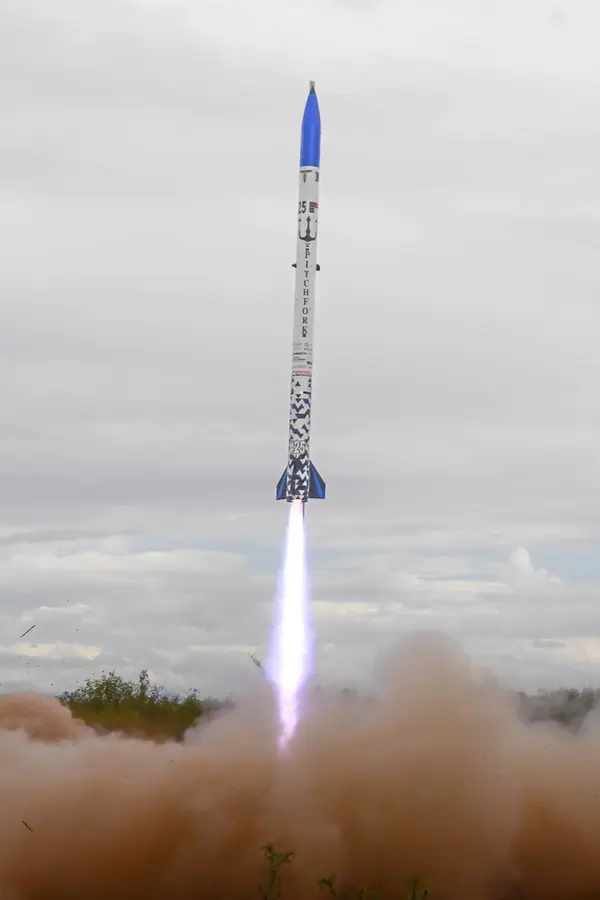 Pitchfork rocket launching at Spaceport America Cup